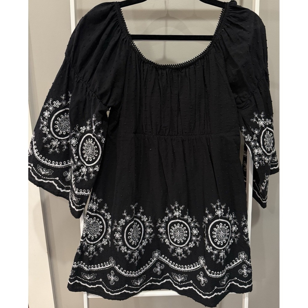 Chenault Black/White Boho Floral Embroidered Square Neck Whimsygoth‎ Peasant top